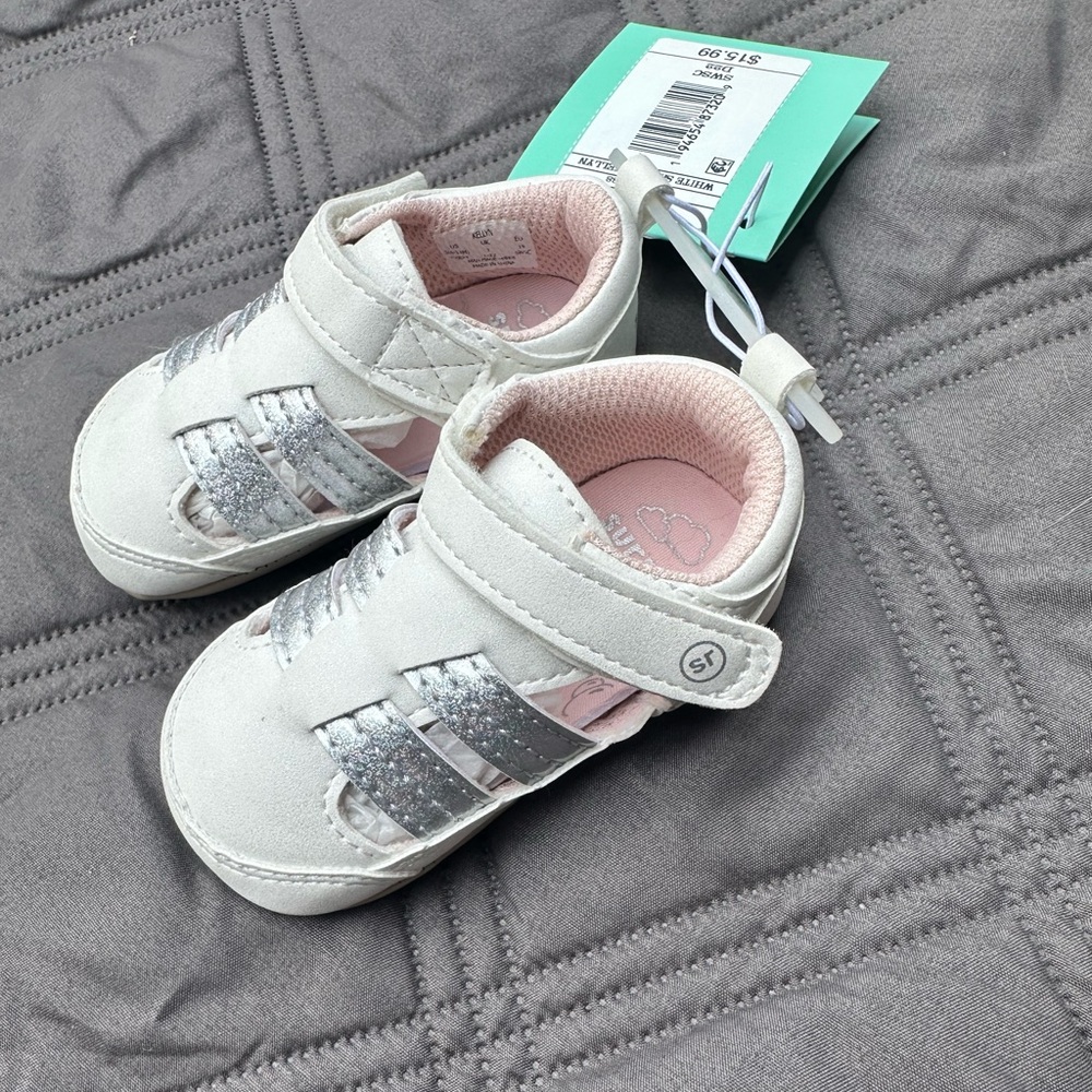 Baby’s white shoes by stride rite - Picture 2 of 6